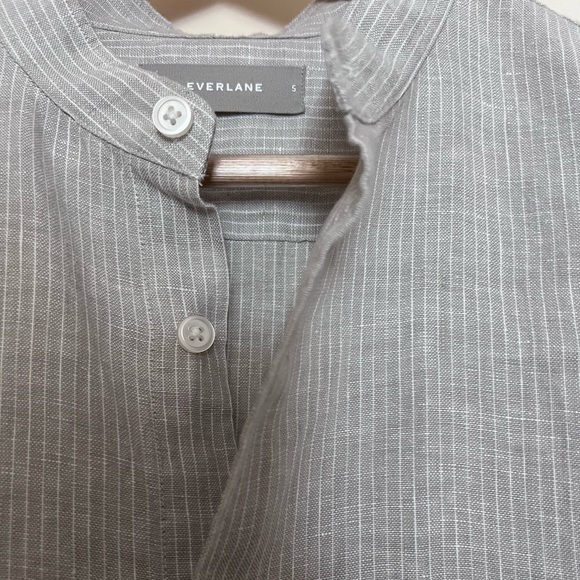 Lightweight button down - Picture 2 of 4